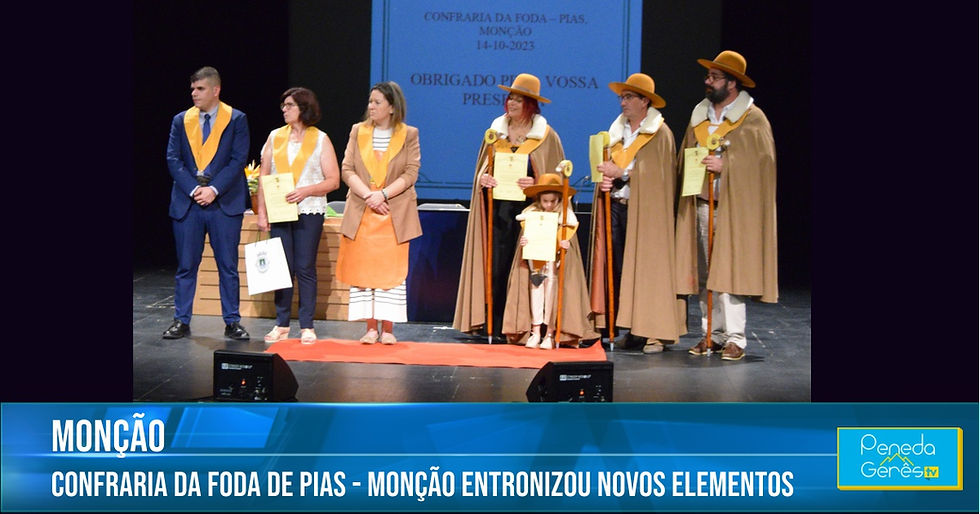 confrades em palco com os respetivos diplomas