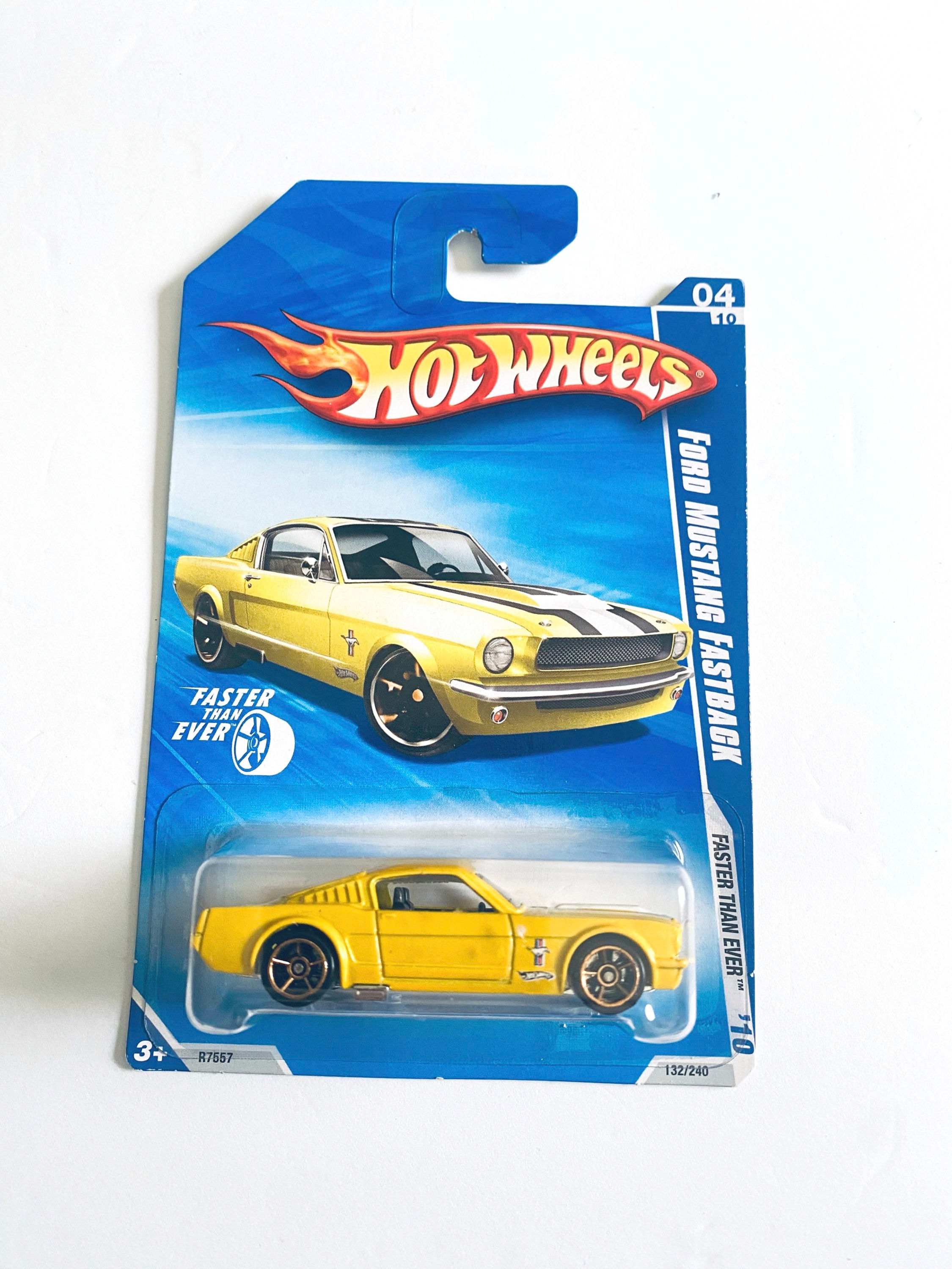Hot Wheels Faster Than Ever '10 Yellow Ford Mustang Fastback Toy Car 132/240 