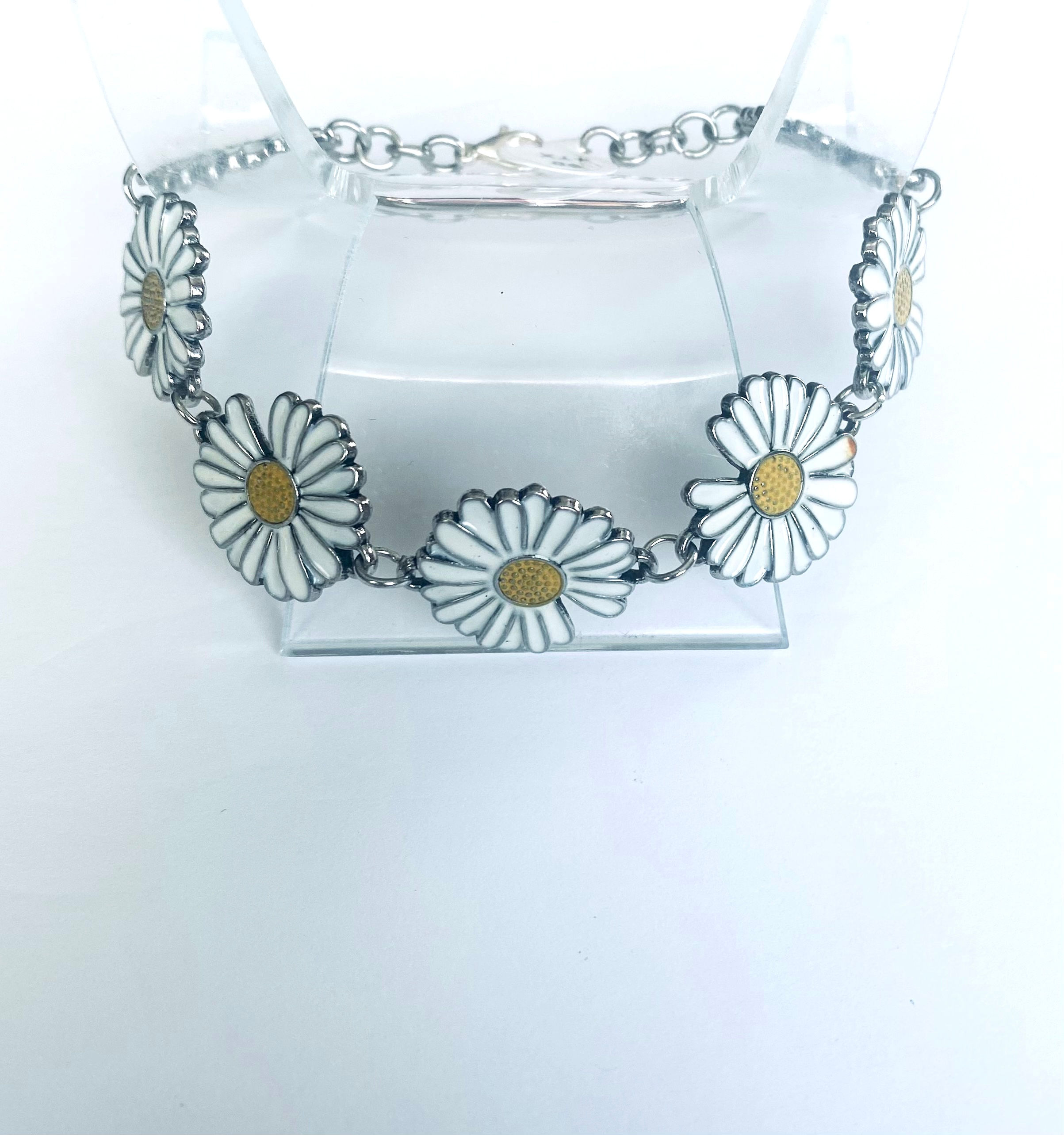 Custom-made White Daisy Metal Bracelet 