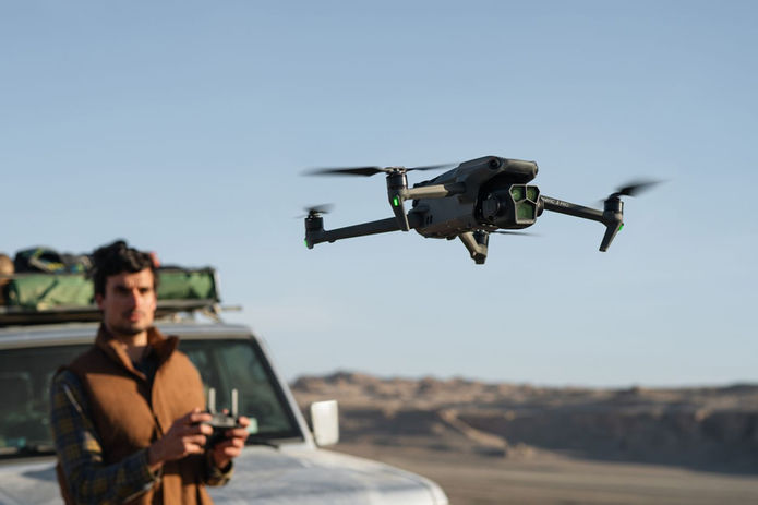 dji-mavic-3-pro-lifestyle-2.jpeg