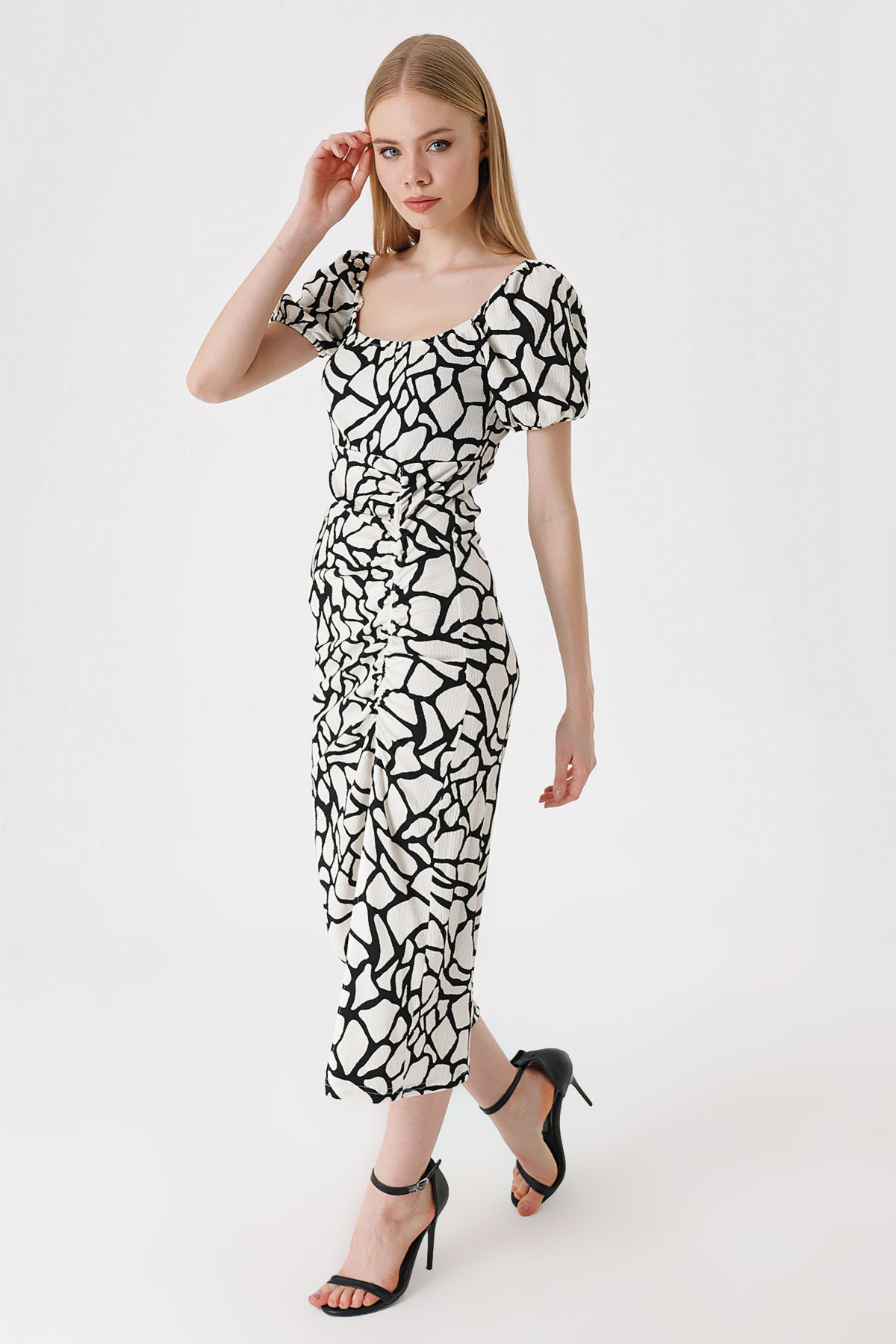 Φόρεμα ελαστικό με σκίσιμο