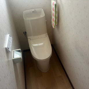 【熊本市東区画図町重富】トイレ交換・廊下フローリング上張り工事が完成しました
