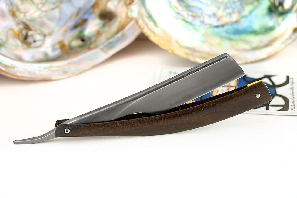 Thumbnail: Ali's Blade Custom Razor - 13/16 - France