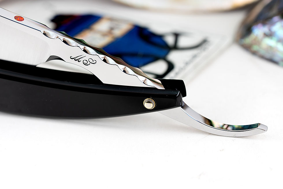 Thumbnail: 8/8・Barber's Notch・Red Opal・Straight Razor