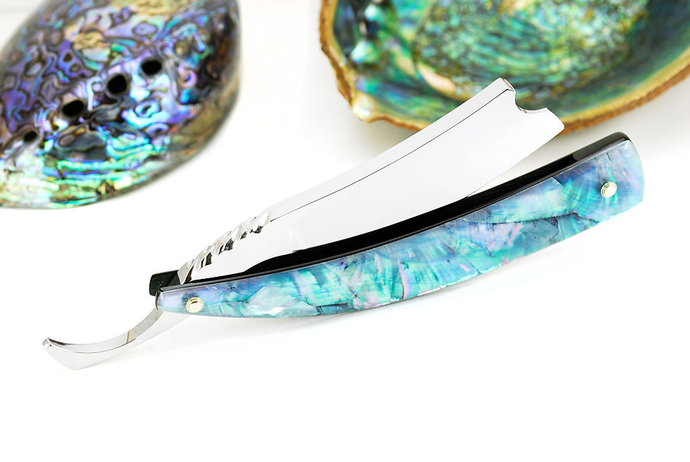 Thumbnail: Max Sprecher Razors・8/8+・Barber's Notch・Dark Angel Wing・Made in USA