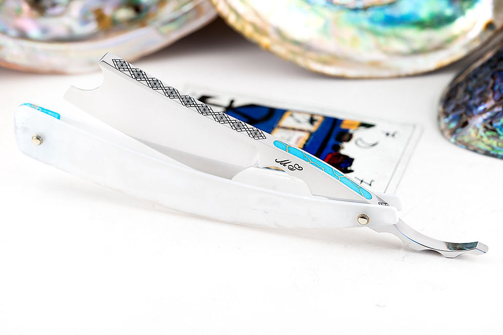 Thumbnail: 9/8・Barber's Notch・Spine Engraving・Kingman Turquoise w/ Gold Matrix・MOP