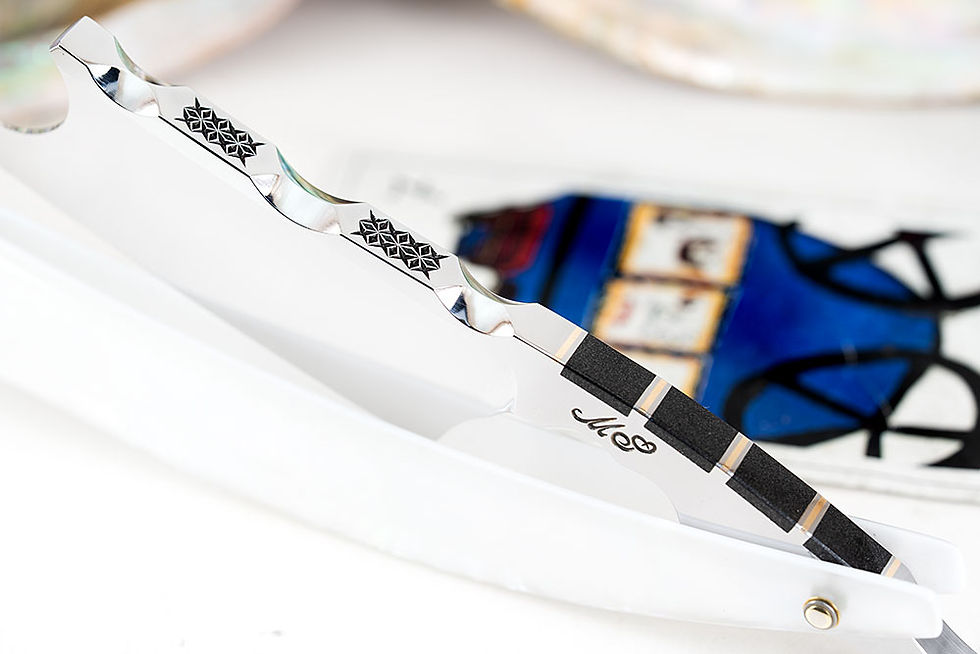 Thumbnail: 9/8・Spanish Point・Engraving・Black Carbonite・Brass・MOP・Straight Razor