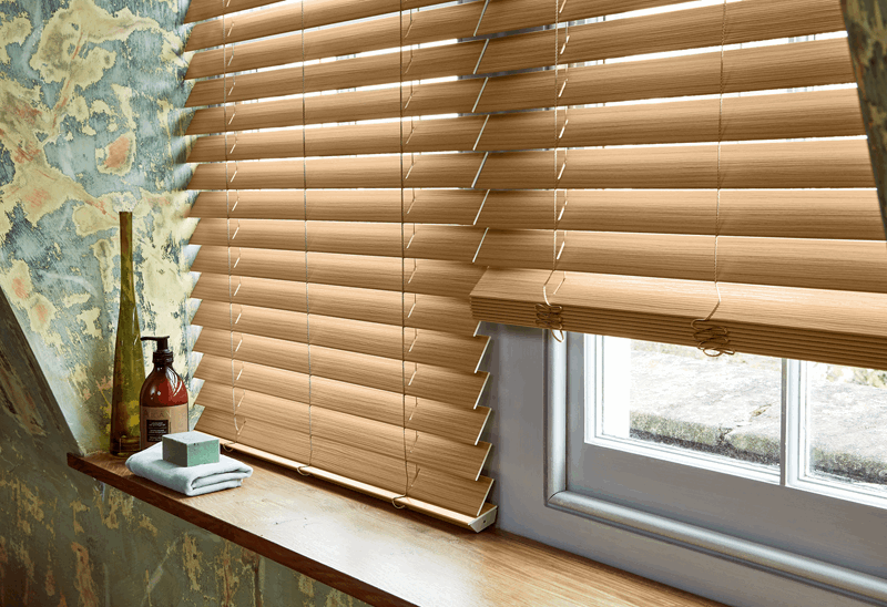 wood venetian blind