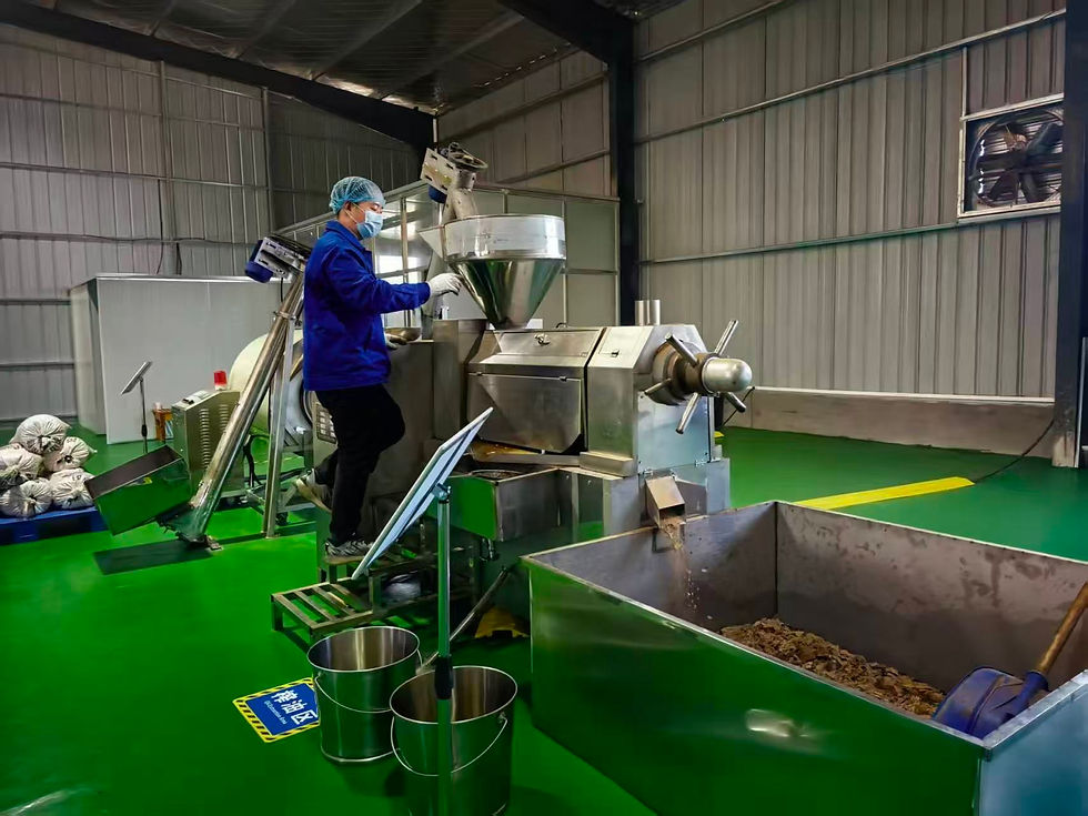 Thumbnail: A worker by pressing machine