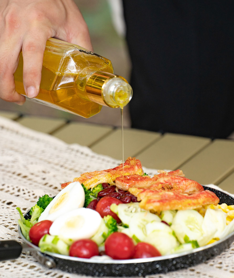 Thumbnail: Camellia oil on food on a dish