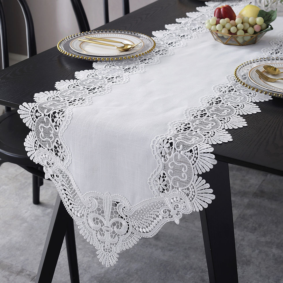 White table runner with lace edge 1