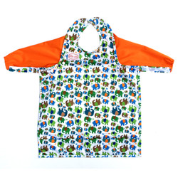 Sleeves attached via 4 snaps