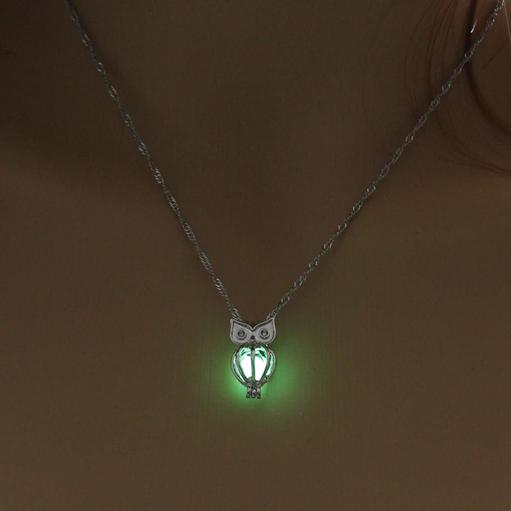 Luminous Pendant with Necklace - Romantic Green Owl Pattern (Glows in the Dark)