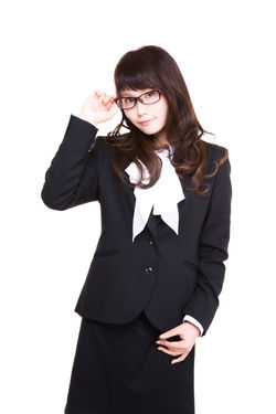 鳴島 晴香