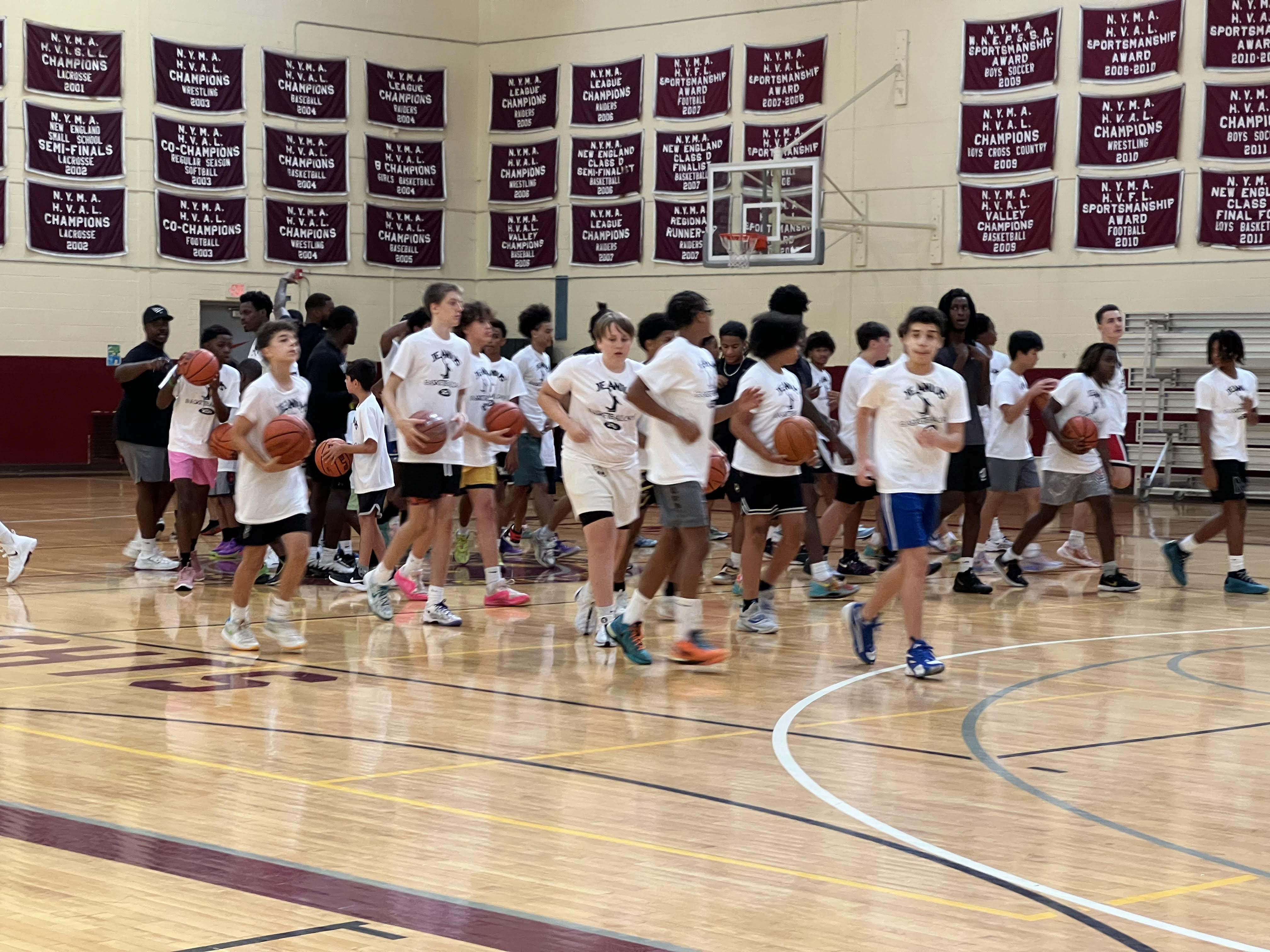 JEAN1U5 LAB basketball camp