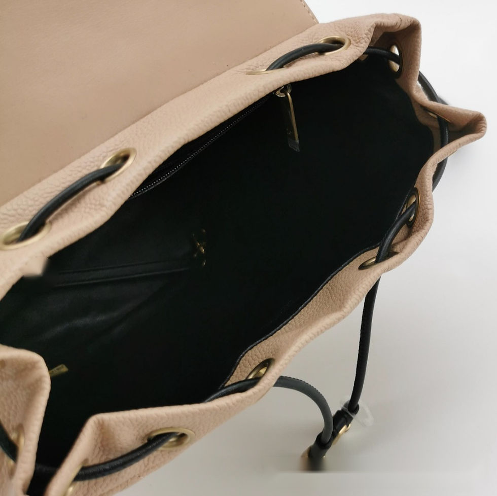 Прев'ю: CHANEL CC Filigree Backpack, бежева шкіра Caviar, золотиста фурнітура