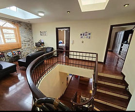 EN VENTA CASA DE DOS NIVELES
EN ESQUINA EN CONDOMINIO LA CAÑADA 2
( CASA CON FINOS ACABADOS)