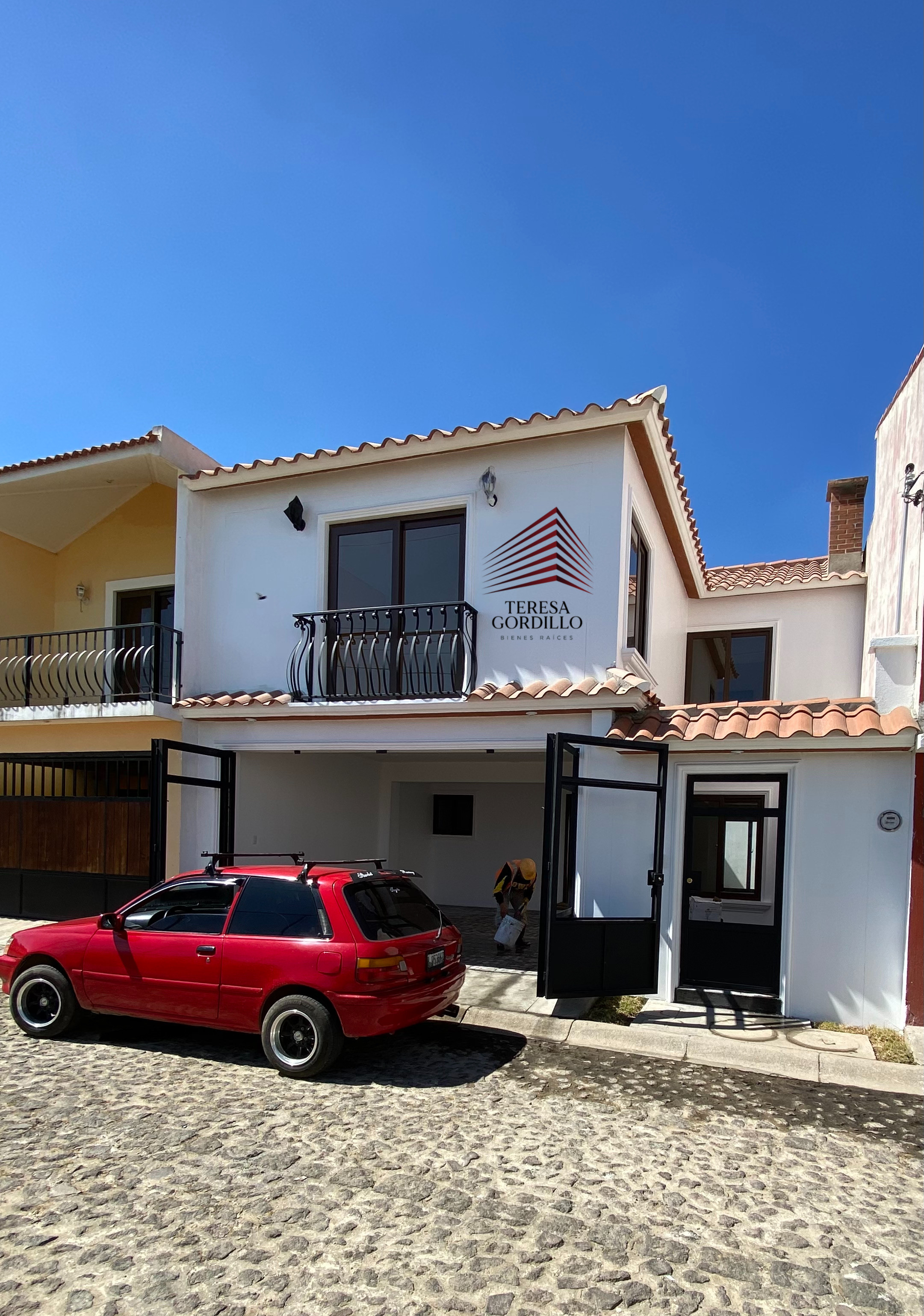 CASA EN VENTA EN CONDOMINIO XELA GARDENS QUETZALTENANGO