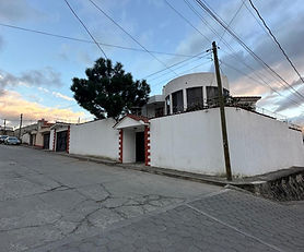 CASA GRANDE EN VENTA, ZONA 8 DE QUETZALTENANGO, SECTOR DEL CEMENTERIO LAS CUMBRES.