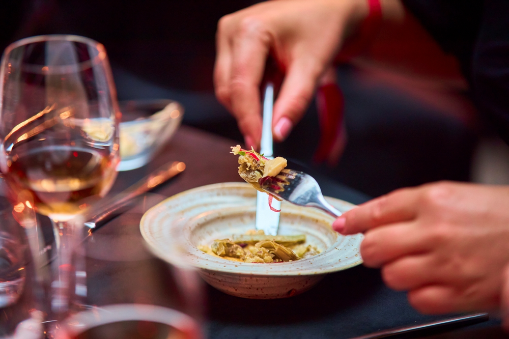 Catering na evencie jako decyzja logistyczna, nie usługa gastronomiczna