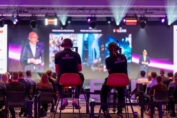 How to supplement event equipment for a hotel when organizing conferences and events?