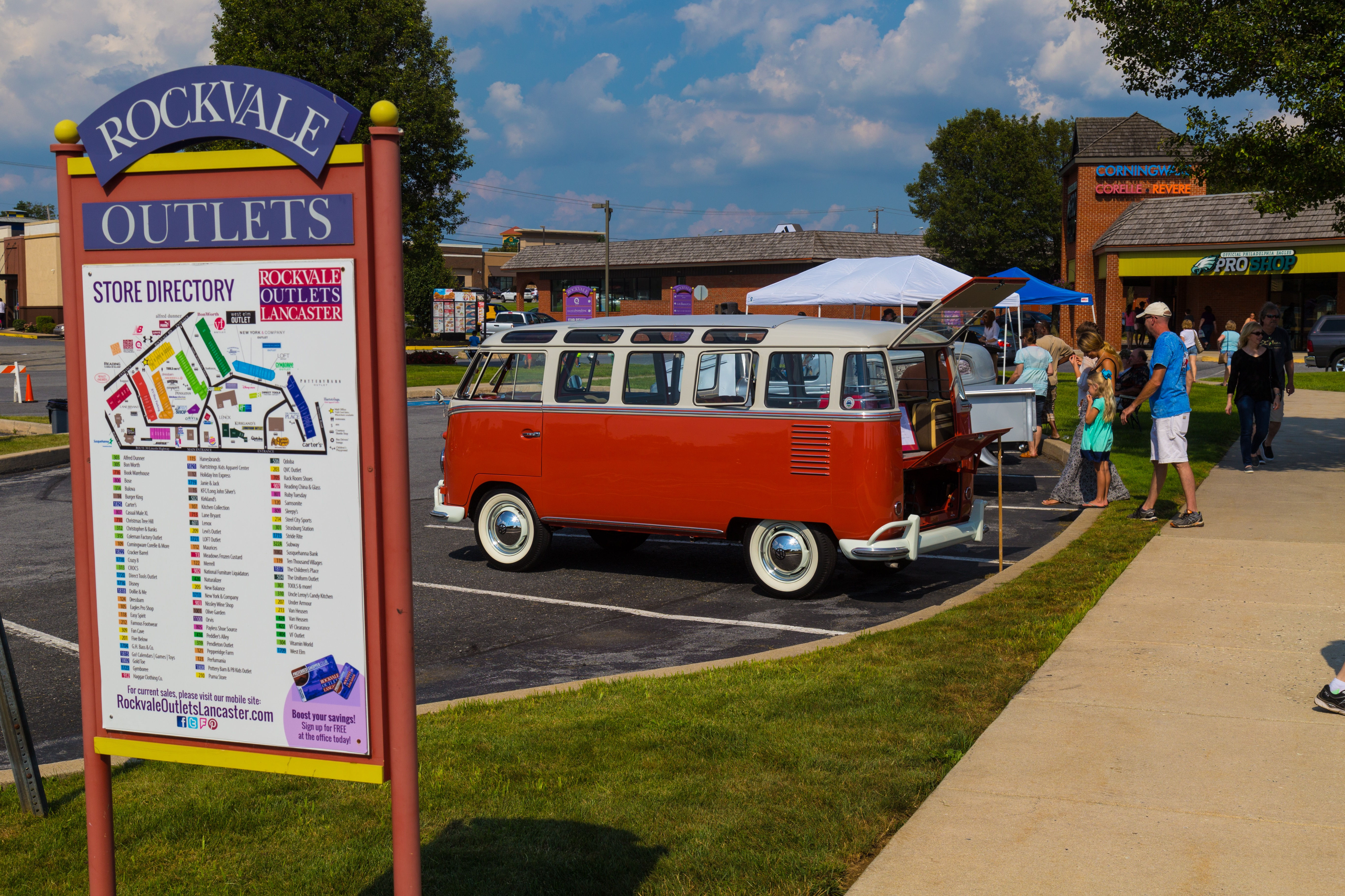 VW Bus atRockvale Outlets Lancaster