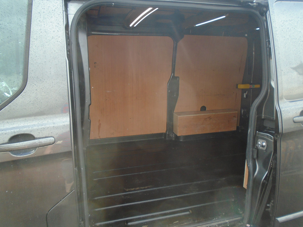 Thumbnail: 2023 FORD TRANSIT CUSTOM LIMITED SWB 130HP.