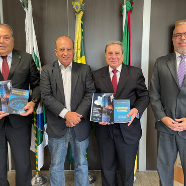 ABNT é recebida pelo embaixador da RGB no TCU 
