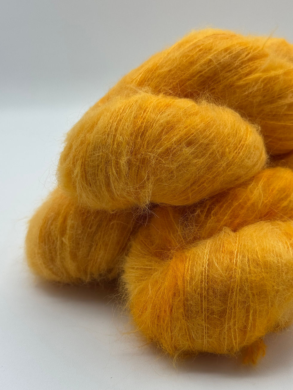 Thumbnail: ADARAH SURI SILK : DAISIES