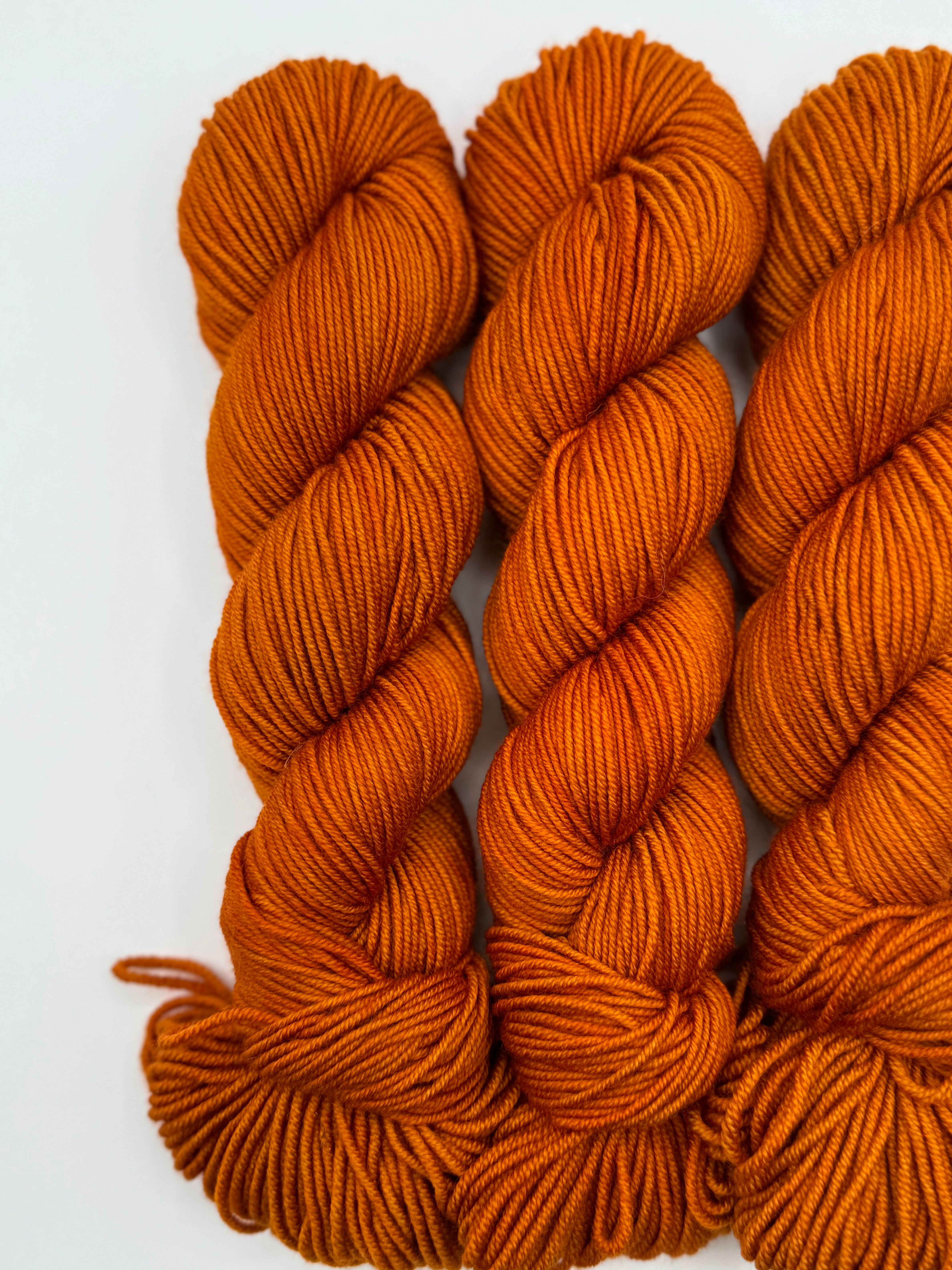 ADARAH 8 TWIST WORSTED - AUBURN