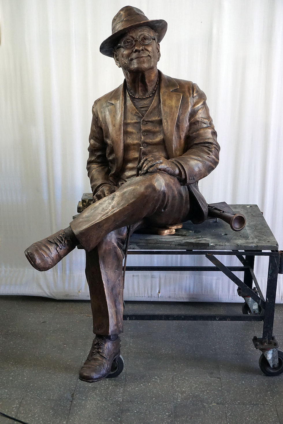 19 Antonello Paladino monumento L.Dalla