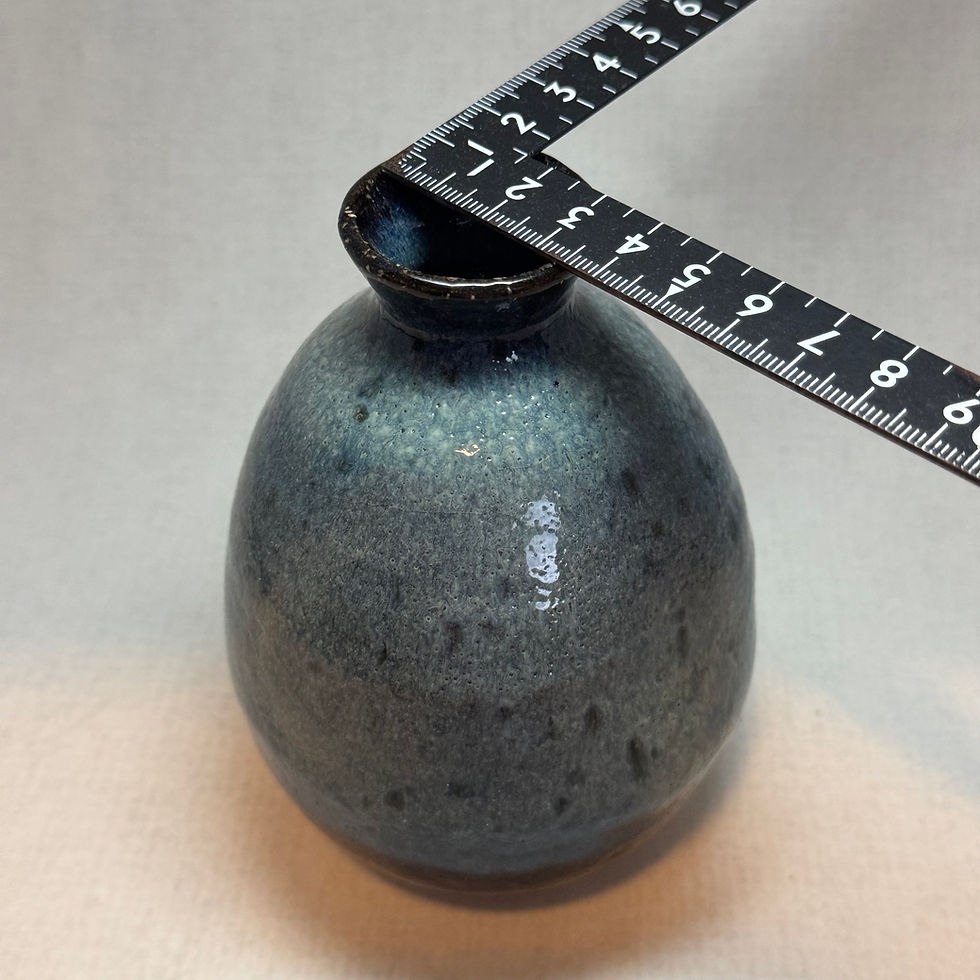 Thumbnail: AG02)Hagi ware Seigan Yamane sake bottle ,vase