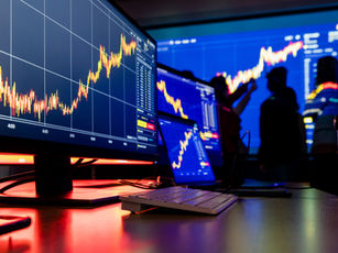 Stock Market Vs. Cryptocurrency: Which One to Choose?