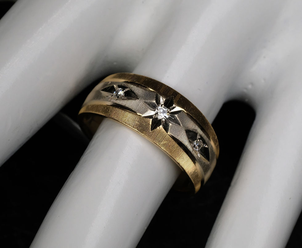 Thumbnail: Pre-Owned 14K Two-Tone VS2 Diamond Cut Band Ring 4.9gms Size 5.5