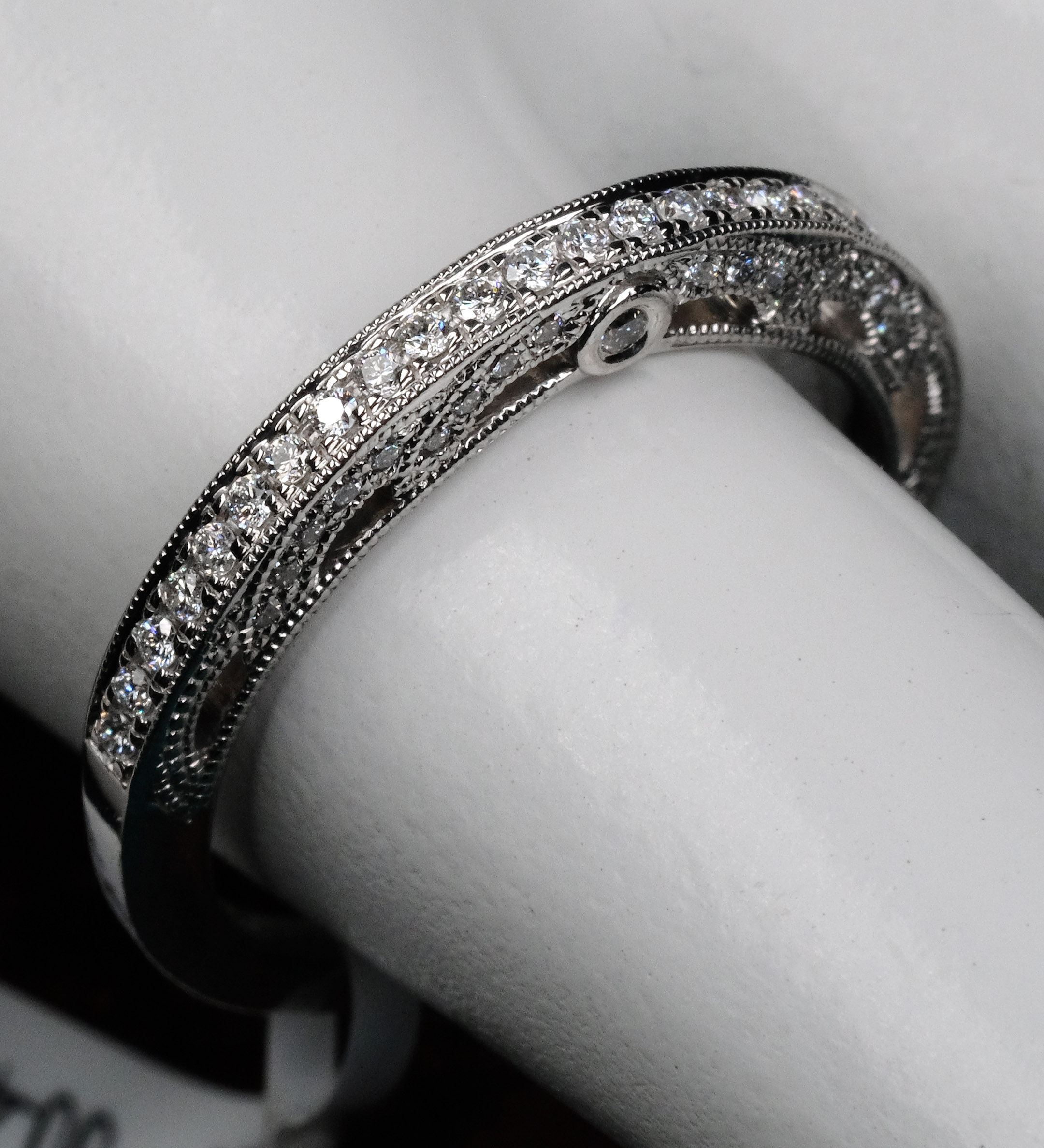 Pre-Owned 14K WG Scott Kay .24ct G/H SI-1 Milgrain Diamond Band Size 6.5
