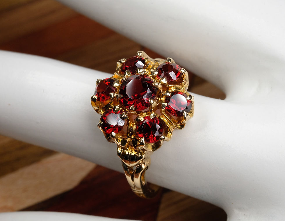 Thumbnail: Pre-Owned 10K Yellow Gold Red Garnet Ring 3.3gms Size 5