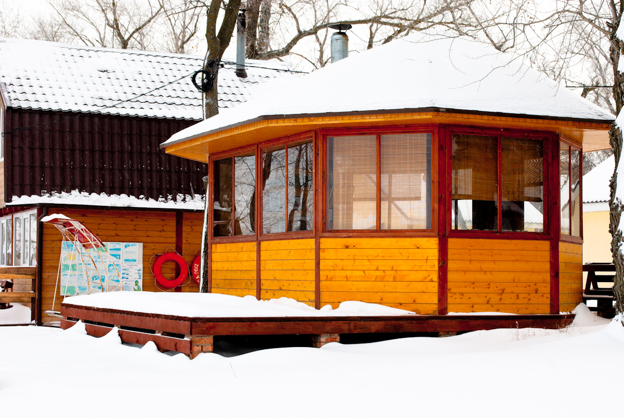 Гриль парк городская дача нижний новгород. Мангальная зона тропарево парк. Тропаревский парк беседки. Аренда беседки с мангалом. Бирюлевский дендропарк беседки.