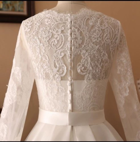 Thumbnail: Gorgeous Lace Appliques V-neck Long Sleeve Bow Wedding Bridal Dress MD076