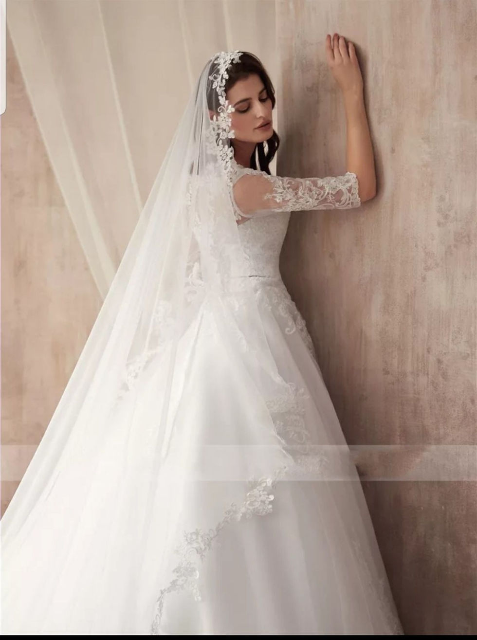 Thumbnail: Charming Half Sleeve Bridal Gown Lace Applique A Line Wedding Dress MD522