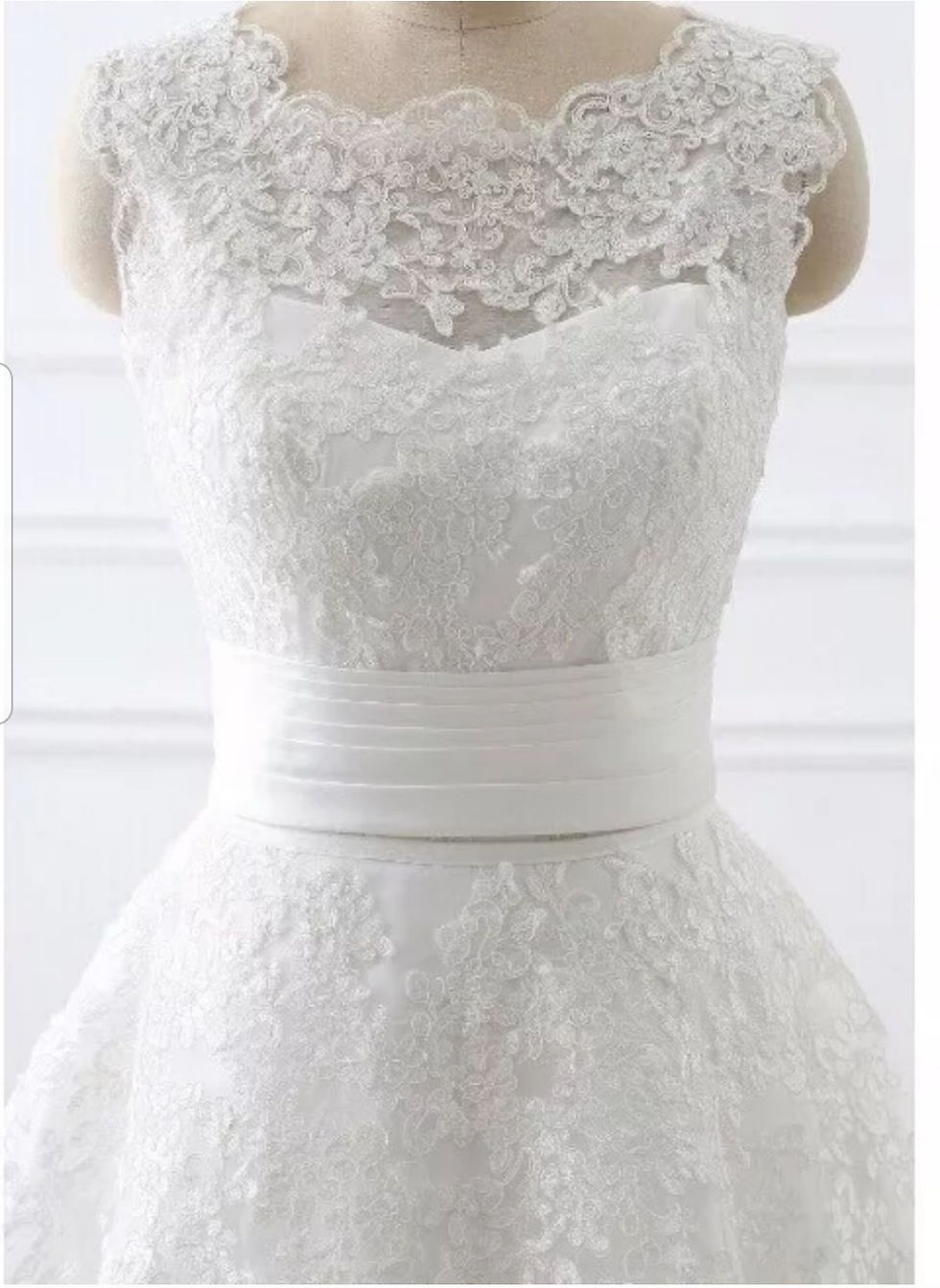 Thumbnail: Beautiful Sleeveless Lace Detachable Train Wedding Bridal Dress MD034