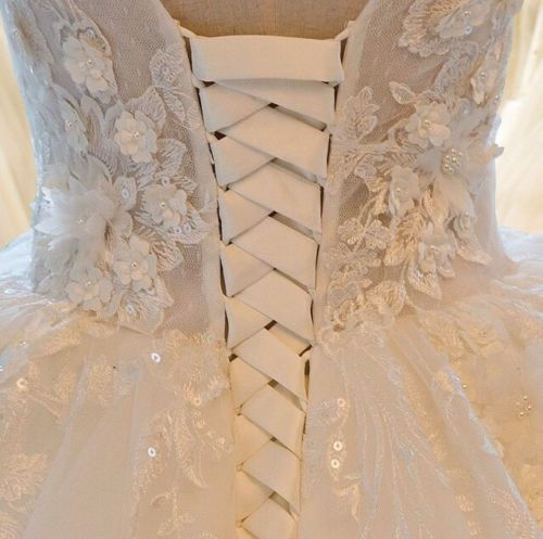 Thumbnail: Luxury Lace Long Sleeve Wedding Bridal Dress MD153