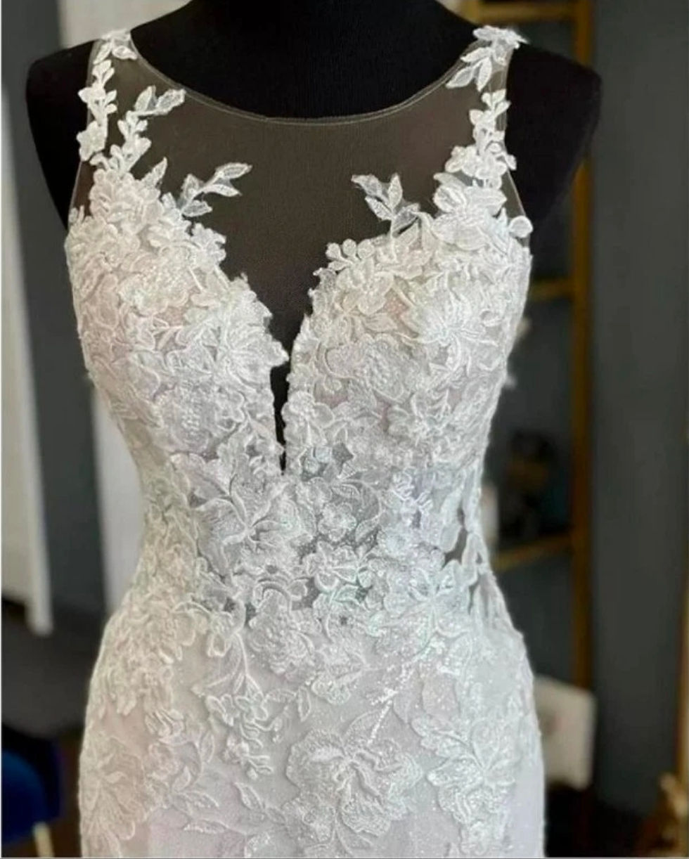 Thumbnail: UK Mermaid Sleeveless Sequins Bridal Lace Glitter Scalloped Wedding Dress MD497