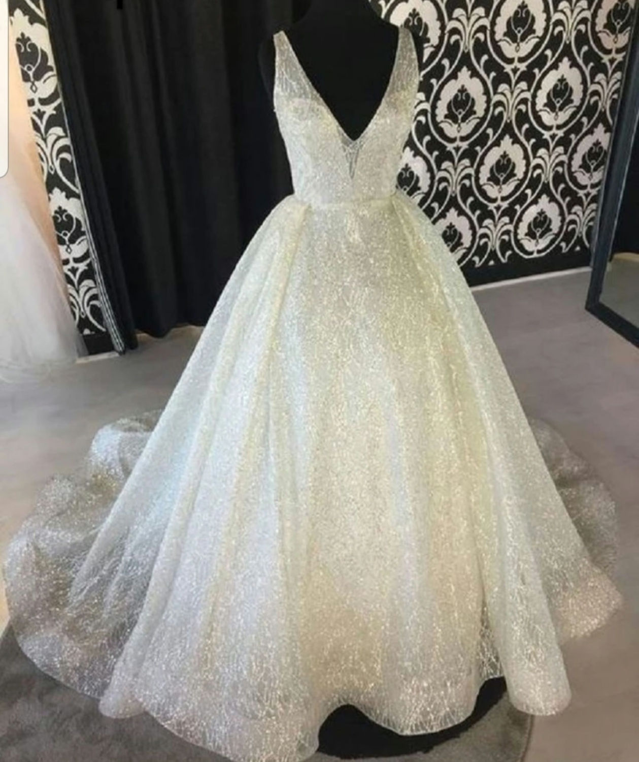 Beautiful Sleeveless Lace V Neck A Line Sequins Wedding Dresses MD633