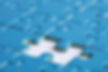 Nahaufnahme eines blauen Puzzles mit fehlendem Teil