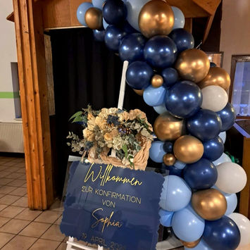 Willkommensschild zur Konfirmation von Sophie mit Ballongirlande