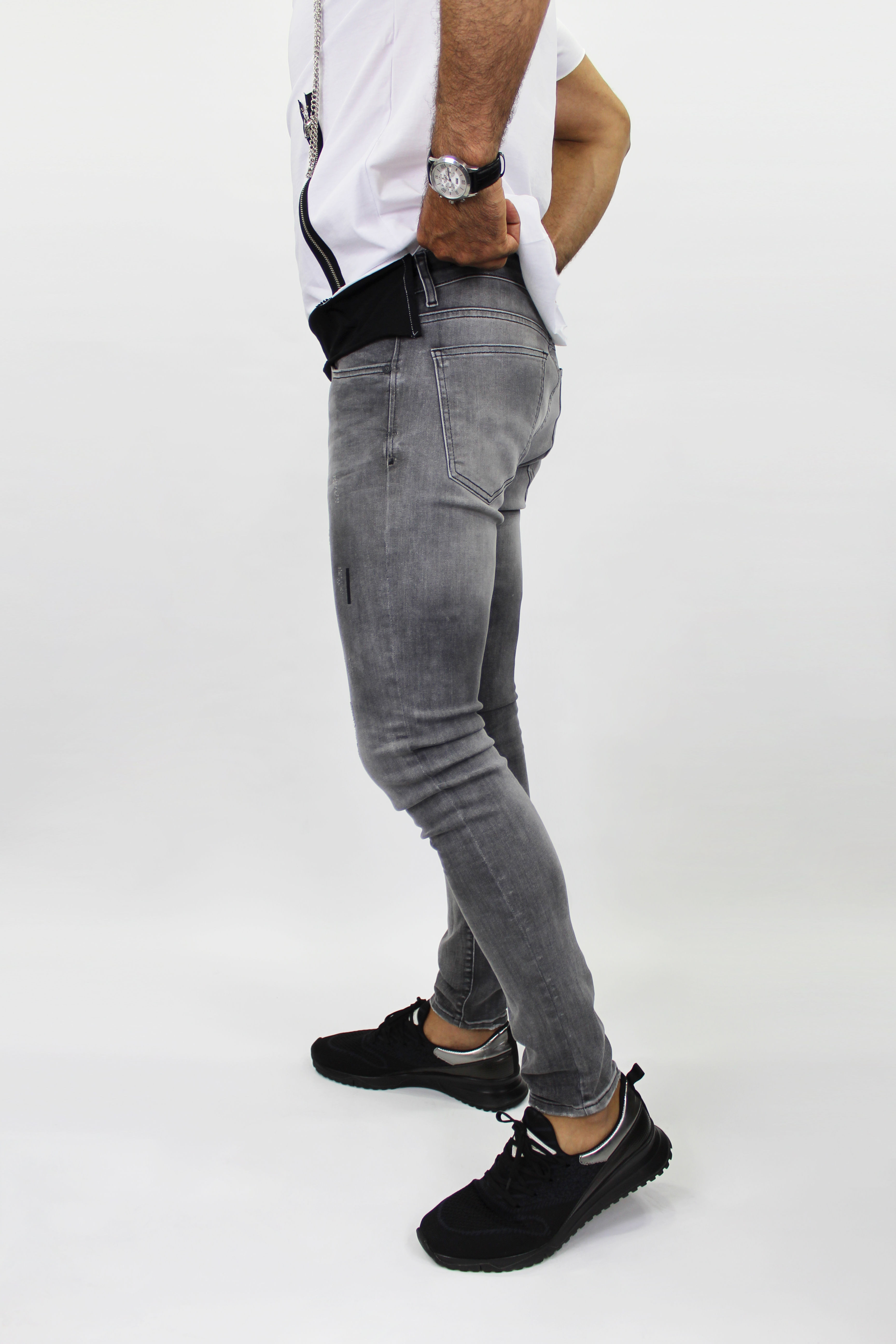 Jogger jeans with detail in black