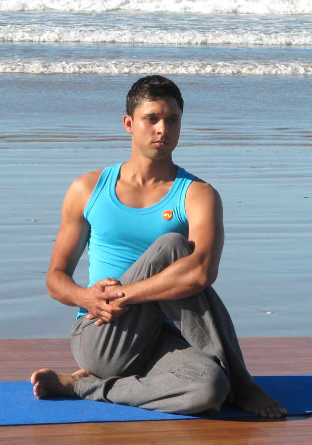 krishna-sit-twist-IMG-2067.jpg