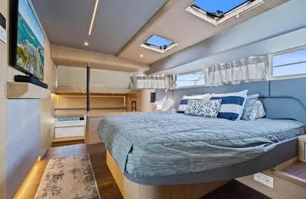 Florida Keys Yacht Charters: Island-Hopping Luxury on Tropical Waters