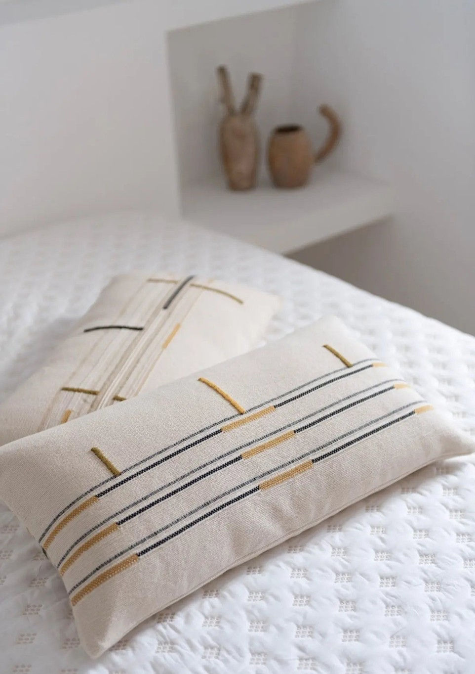 Miniature : Coussin NAGA en coton organique - White, Black