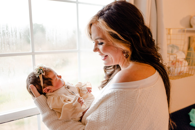 Photographer Posing Guide to Best Poses for Documentary Newborn Sessions | Newborn Photographer